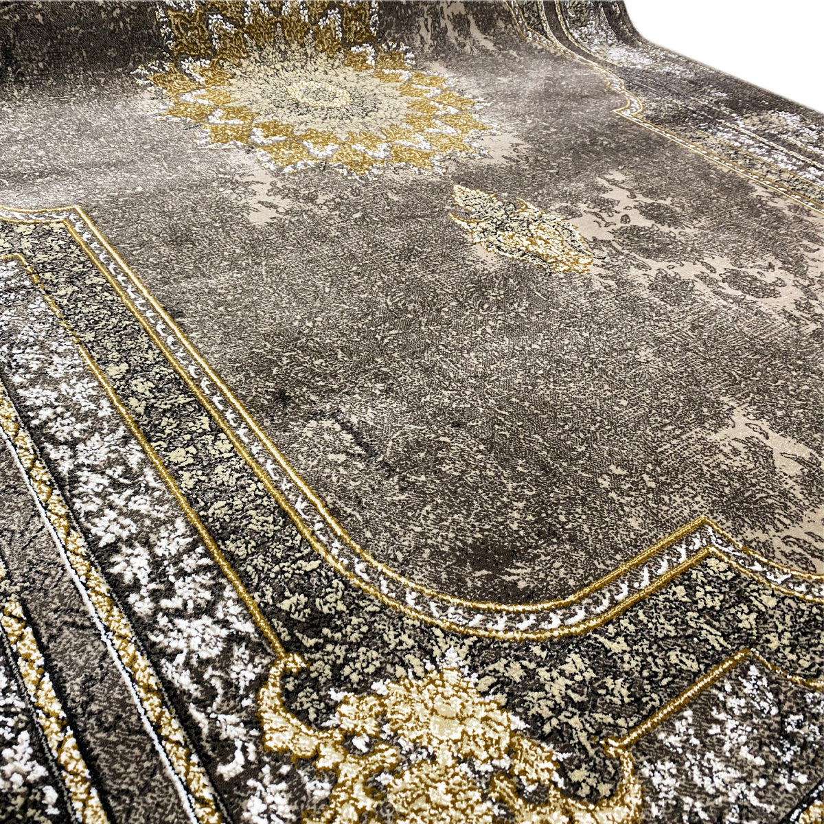 Rug 170x240 cm Detail: golden decorative edges and patterned border strip