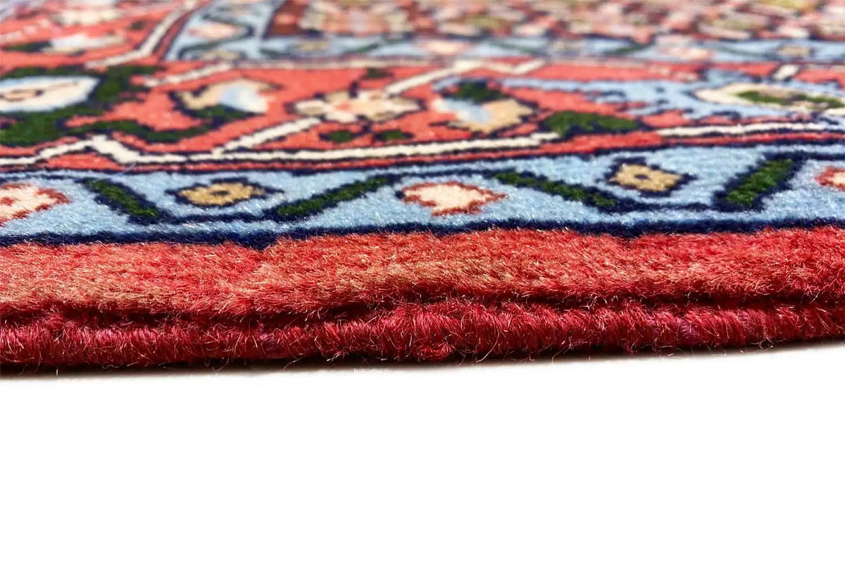 Carpet edge with dense pile and a clean finish, featuring a visible multicolored pattern