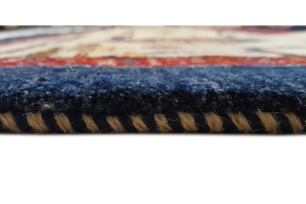 Qashqai exclusive carpet close-up: fringes along the lower edge and dark pile