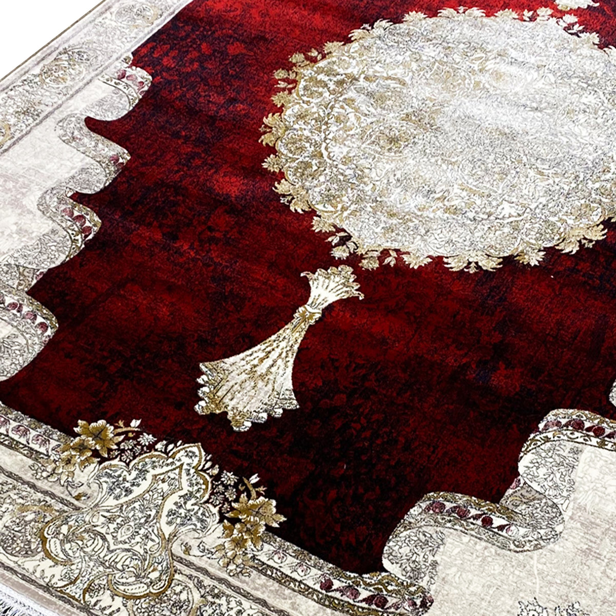 Rug 170x240 cm, detail: red pile with a white-and-gold medallion and gold decorative elements.