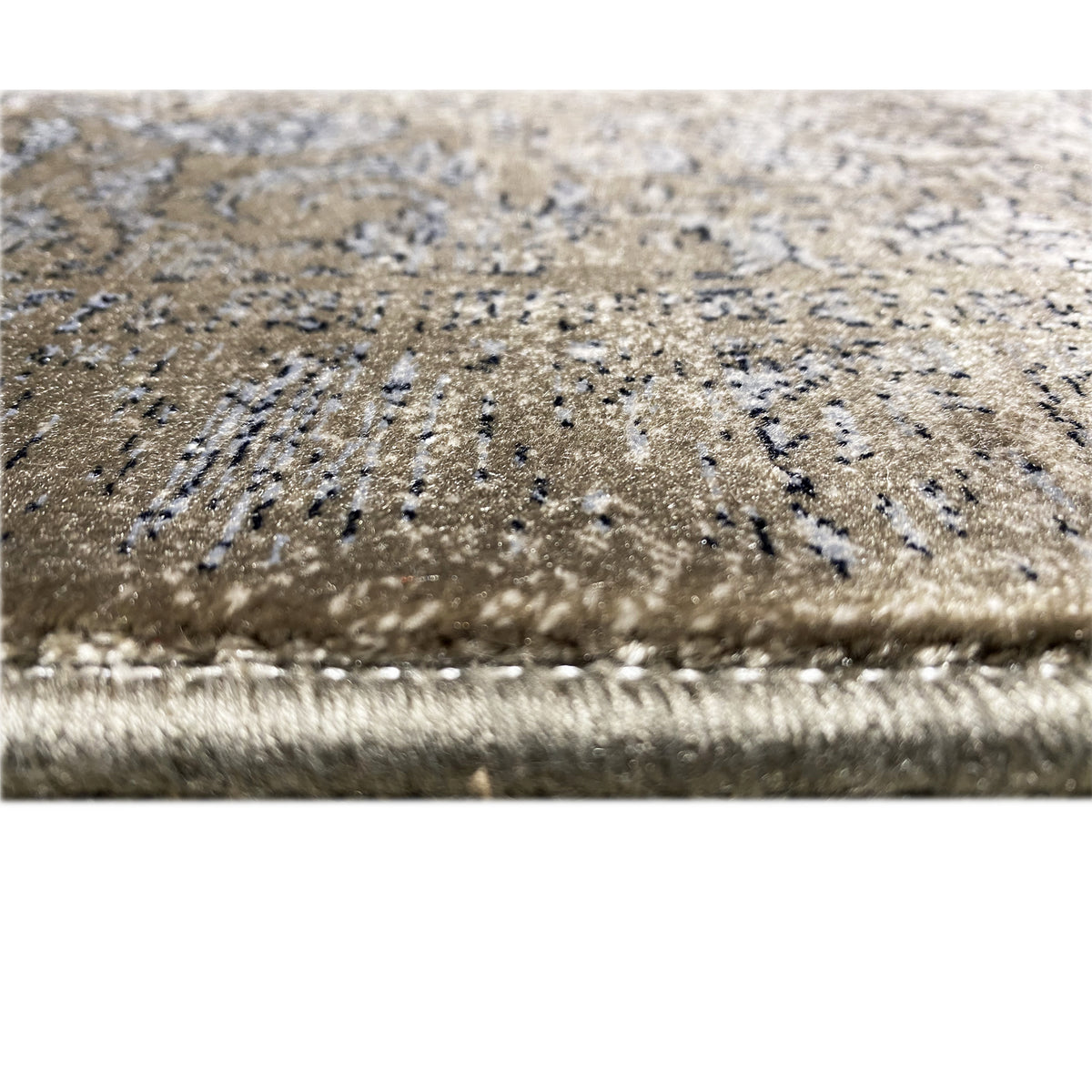 Moonflower rug 170x240 cm, close-up of the edge area with fine fringes and pile texture