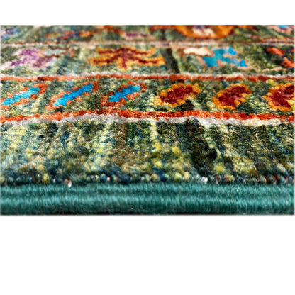 Close-up: Khorjin rug with pile height and woven border with fringes