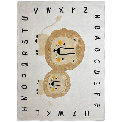 Beiger Kinderteppich mit Löwenmotiv und Buchstabenrand, zwei Löwenfiguren sichtbar