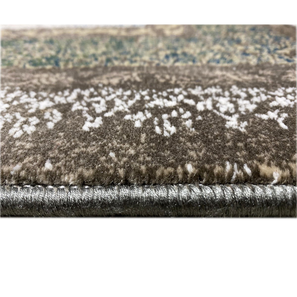 Rug edge with pile and fringe, star pattern in white/gray, darkly bound