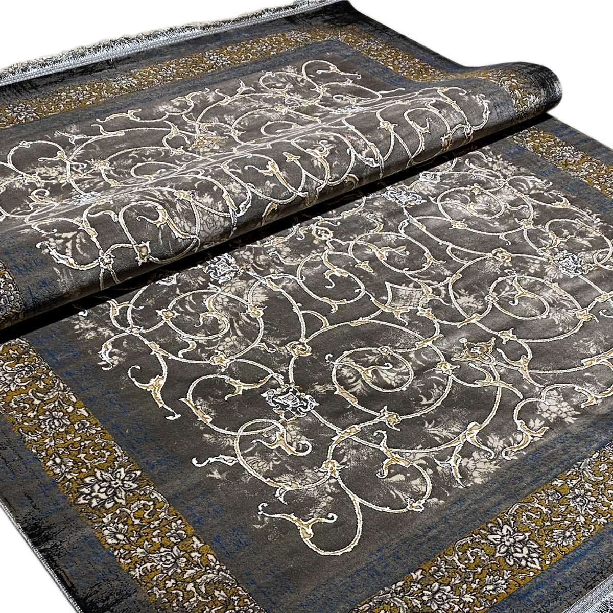 Dark rug 170x240 cm with a dense ornamental pattern in silver and gold