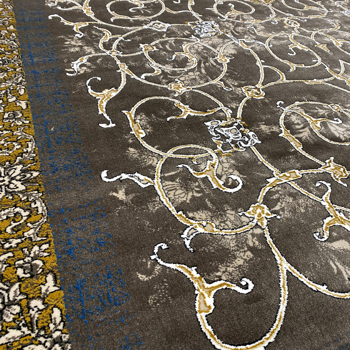 Dark rug with golden grapevine, 170x240 cm