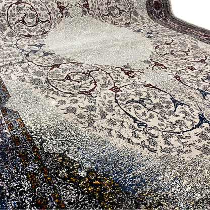 Rug Sofia 160x230 cm, detail of the texture with a subtle sheen; ornamental pattern in the center