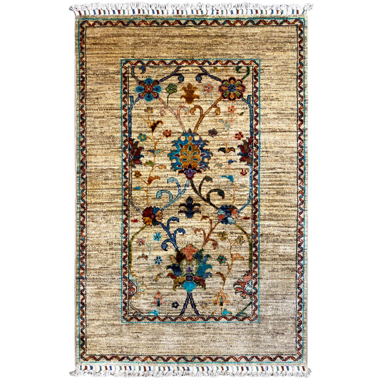 Beige Khorjin rug (126x85 cm) with rectangular medallion and colorful borders, fringes