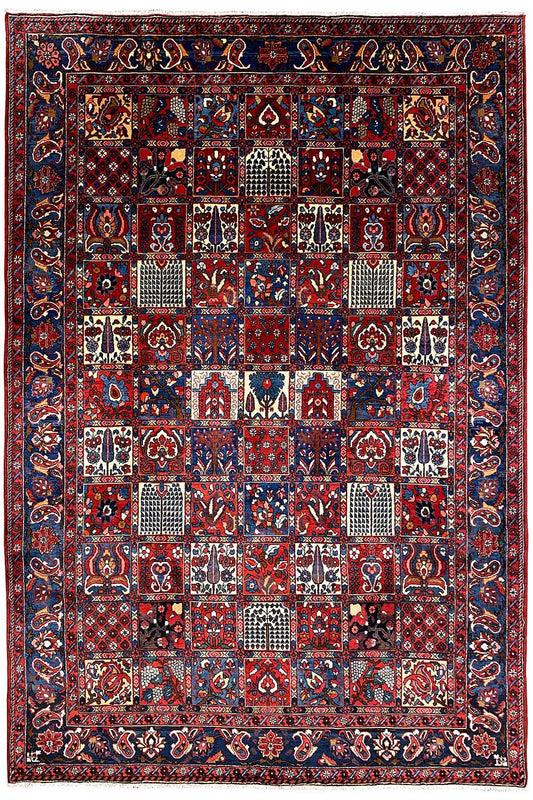 Bakhtiari rug (319x219 cm) lying flat: symmetrical patchwork ornament in red and blue