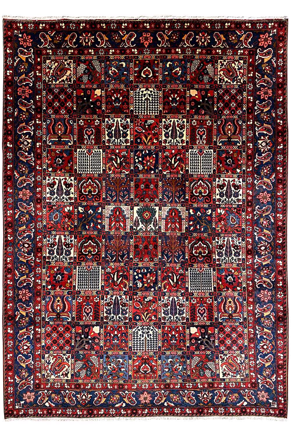 Bakhtiari rug (320x214 cm), rectangular: symmetrical patchwork ornament, surrounding borders.