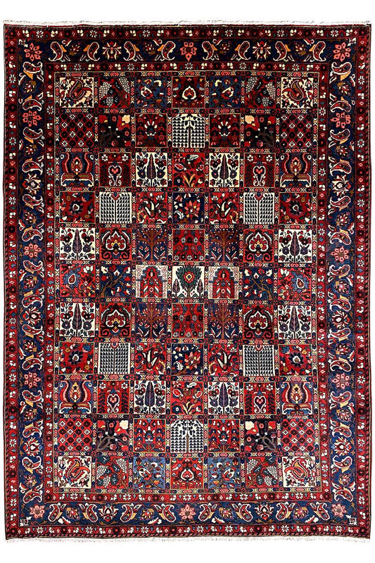Bakhtiari rug (320x214 cm), rectangular: symmetrical patchwork ornament, surrounding borders.
