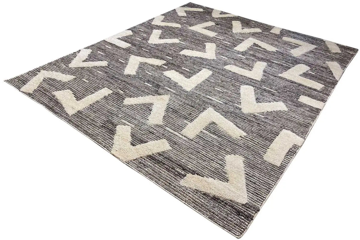 Berber rug, rectangular, gray-and-white geometric and hook pattern, diagonal