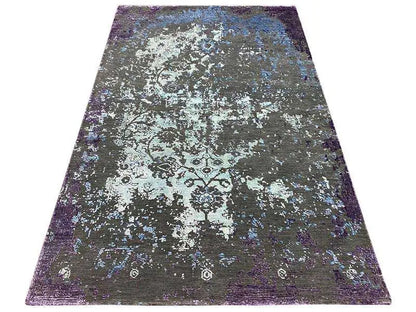 Carpet 185×122 cm with vintage ornaments in purple and blue, low-pile.