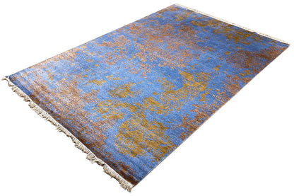 Rug 365 x 275 cm, blue ornamental pattern in gold, fringes along the edge
