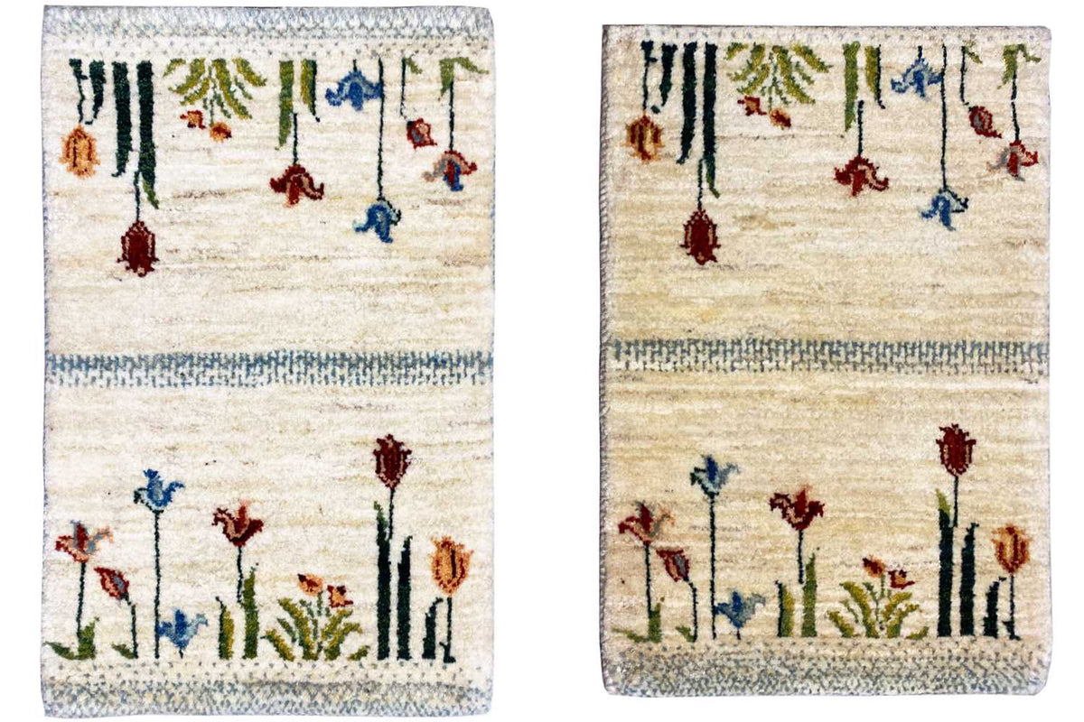 Rug 40x60 cm, cream-colored, with colorful floral and bird motifs and a blue border