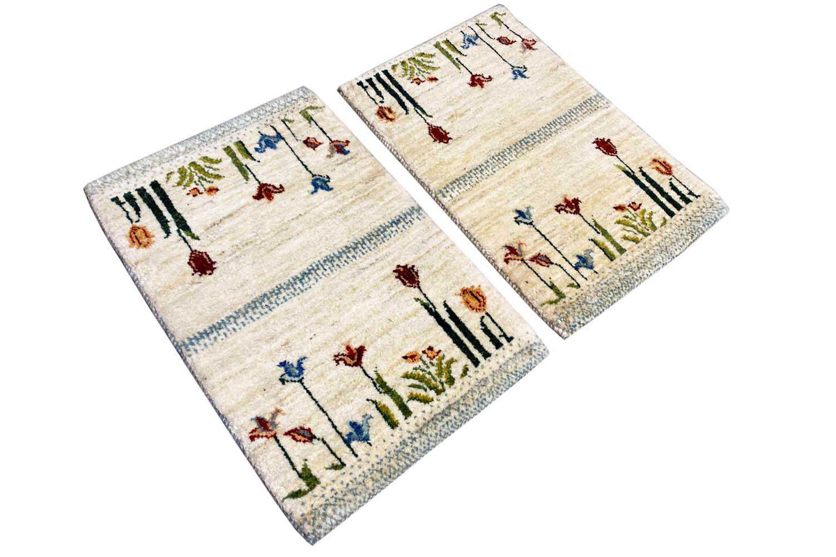 Rug 40x60 cm (2-piece view), cream with a colorful floral pattern and blue border trim