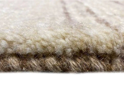 Gabbeh rug, close-up of the pile: light beige pile with a dark underside
