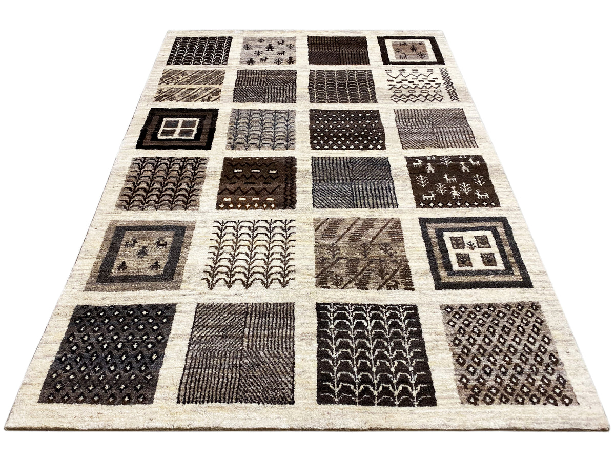 Gabbeh-Teppich 198x150 cm rechteckig, viele Einzelmuster in Schwarz/Braun auf Creme