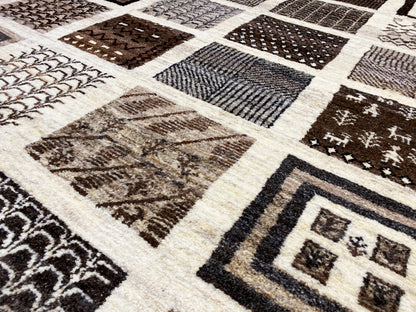Detailansicht Gabbeh-Teppich 198x150 cm: feine Struktur und gemusterte Quadrate