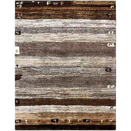 Teppich frontal: horizontale Streifen mit kleinen Symbolmotiven in Braun, Beige und Grau