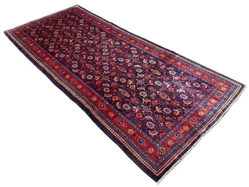 Hamedan rug 313×136 cm, diagonal view, red/dark blue with fine patterns