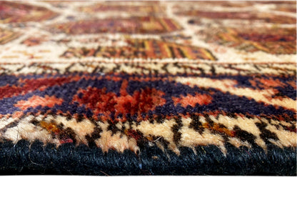 Shahr-e Babak rug 154x105 cm close-up: pile with a blue and red patterned stripe