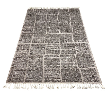 Berber rug from the front, diamond grid pattern, dark mélange, fringes