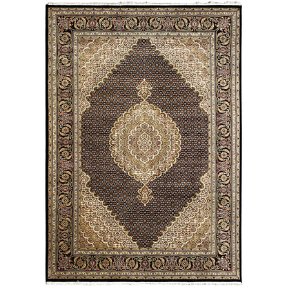 Rechteckiger Indo Tabriz Teppich mit dunklem Medaillon und hellen Ornamenten