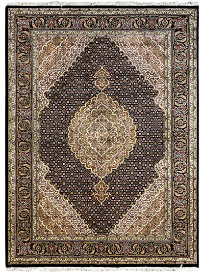 Orientteppich mit großem Zentrums-Medaillon, Muster in Beige, Dunkelbraun und Goldtönen