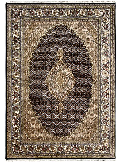 Teppich mit zentralem Medaillon und umlaufendem Bordürendesign in Beige und Dunkel