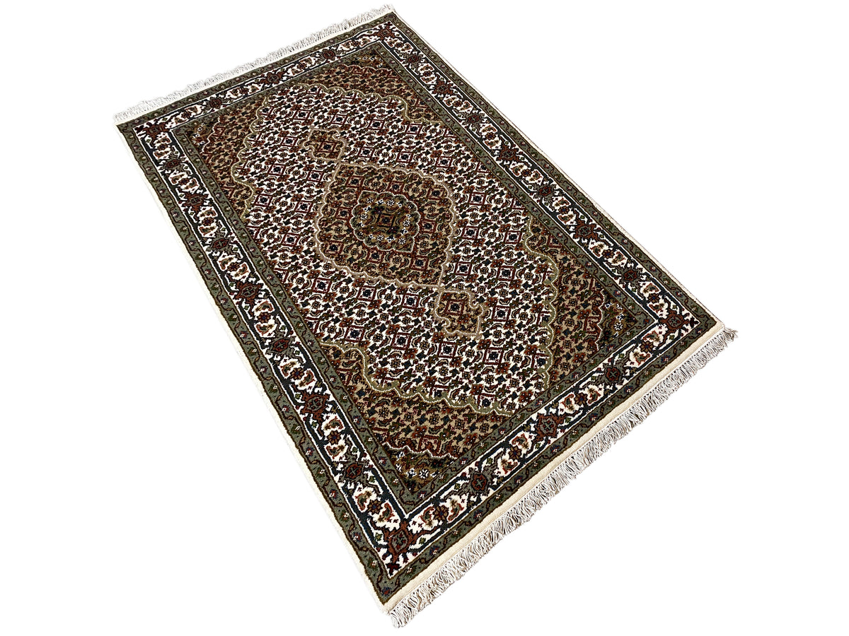 Indo Tabriz rug, rectangular: diagonal with fringes, fine pattern in the central field