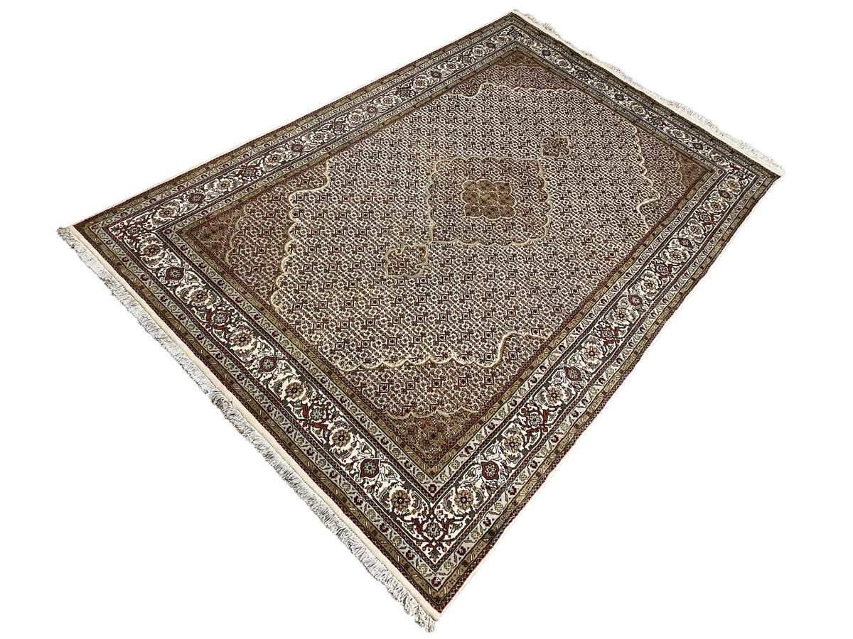 Carpet with a diamond pattern, brown-beige background with a border and a light medallion