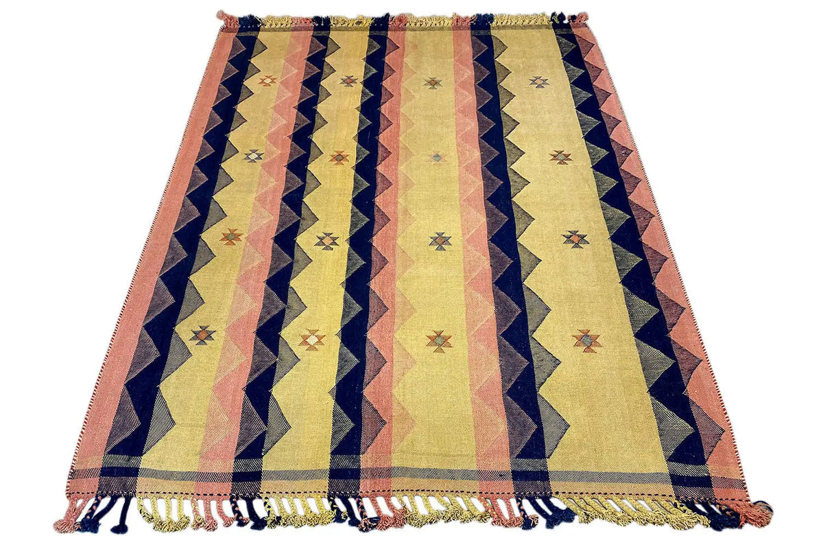 Rectangular rug 217x172 cm, zigzag pattern in blue and yellow with fringes at the corners