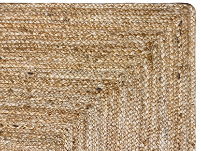 Jute rug - detail of the selvedge and fiber texture in beige, 60x110 cm