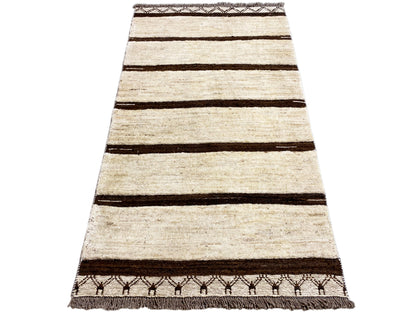 Kelim-Teppich gerade Ansicht: beige Fläche mit mehreren braunen horizontalen Linien