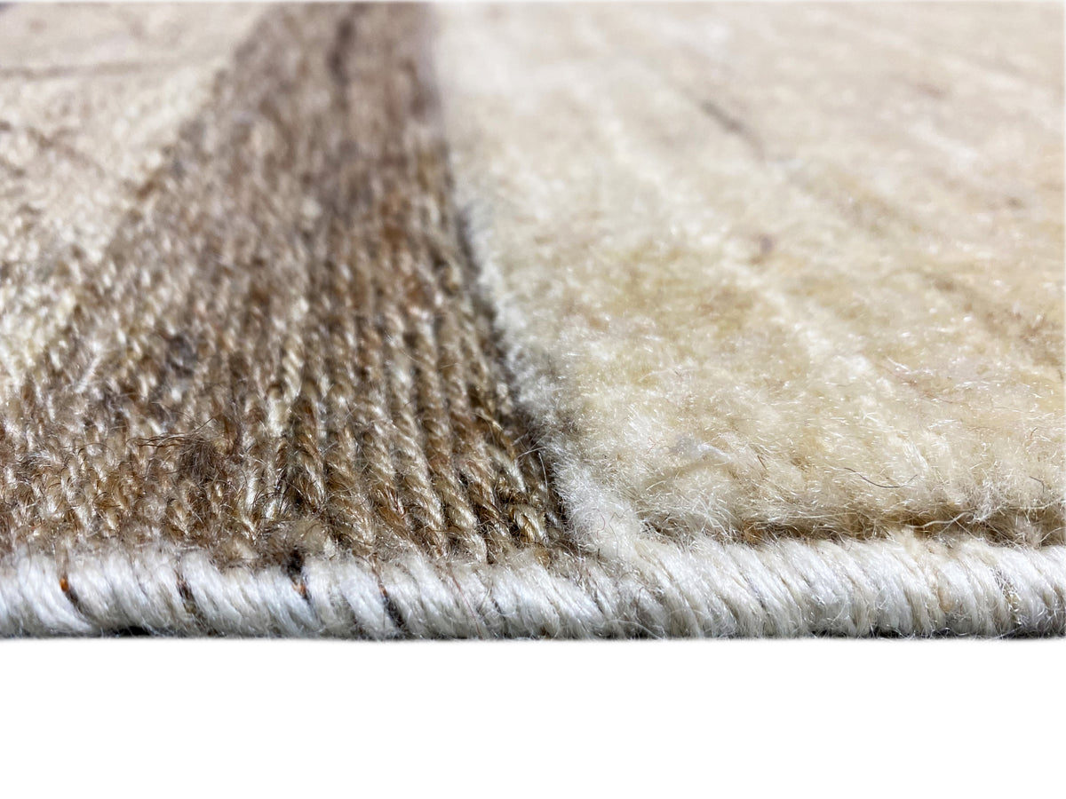 Gabbeh kilim rug, close-up of the pile and edge finishing with a dark brown section