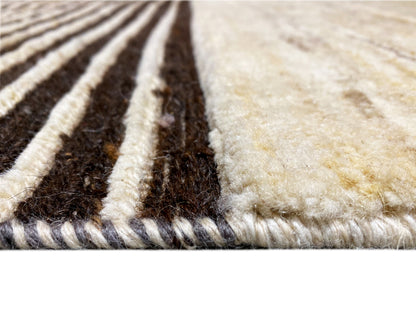 Detailansicht: Kelim-Teppich mit dichtem Flor, schwarzen und beigen Streifen, Fransen