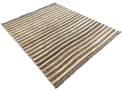 Kelim-Gabbeh-Teppich in Rautenansicht mit gestreiftem Muster in Dunkelbraun, Beige und Gelb