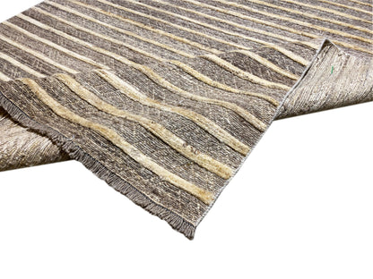Kelim-Teppich Ecke mit Fransen, gestreifter Flor in Grau, Beige und Gelb