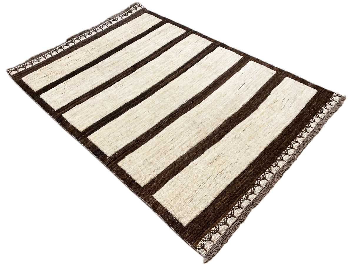 Kelim Gabbeh Teppich, diagonal drapiert, Streifenmuster in Creme und Dunkelbraun