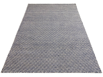 Kelim-Teppich mit Rauten-Diamond-Muster und umlaufender Bordüre, Blau/Weiß