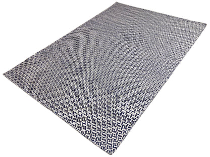 Kelim-Teppich mit Rauten-Diamond-Muster in Dunkelblau und Cremeweiß, flach gewebt