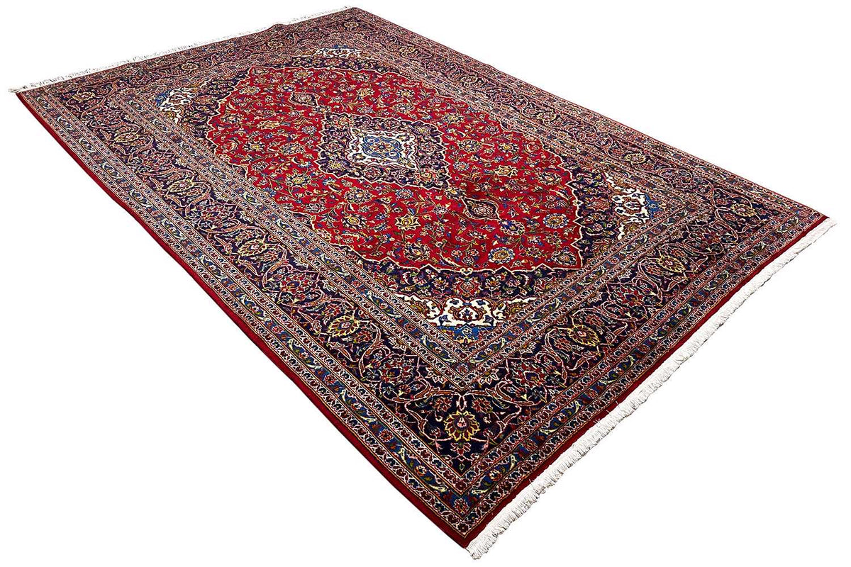 Keshan rug 296x204 cm, red medallion on a dark background with an ornamental border