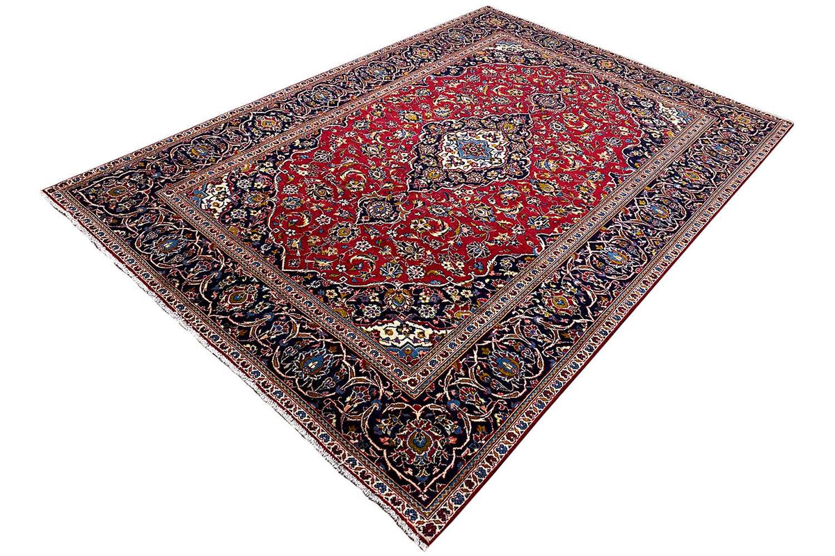 Keshan Oriental rug 286x195 cm, red center with ornamental border
