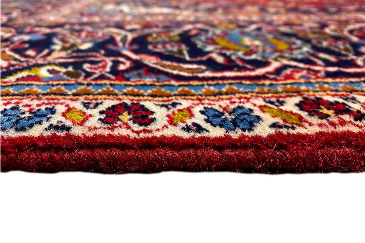 Keshan oriental rug 286x195 cm Detail of the rug edge and pile height
