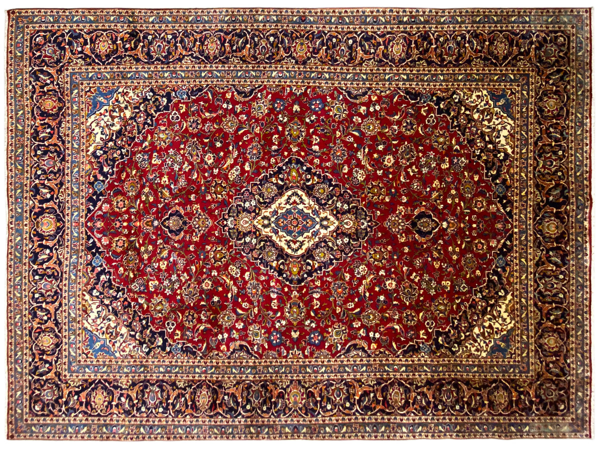 Rot-blauer Orientteppich mit Mittelmedaillon und fein gemusterter Bordüre, rechteckig