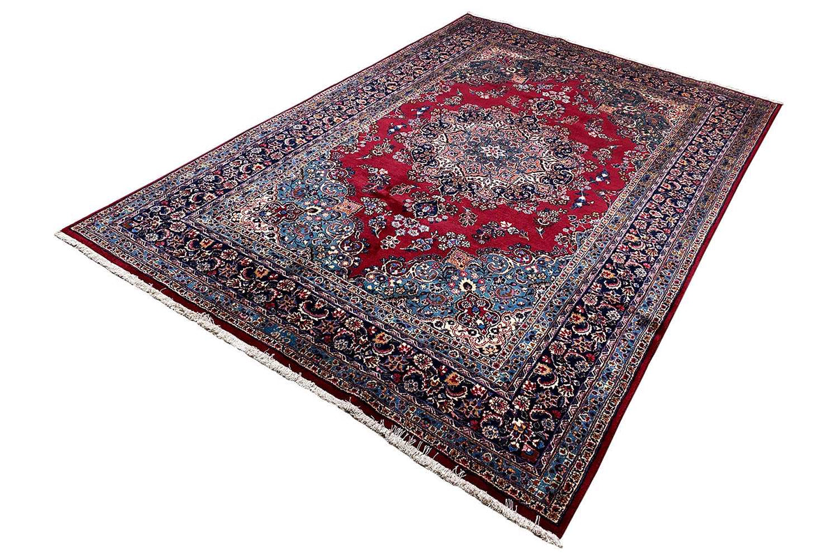 Khorasan rug (296x198 cm) with visible edges and red-blue ornamentation