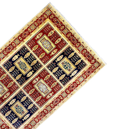 Khorjin rug detail, corner: cream border lines and geometric ornaments