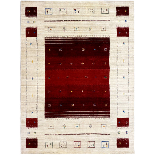 Loom Luri Teppich, cremefarbener Rahmen mit rotem Quadrat in der Mitte und Eckfeldern
