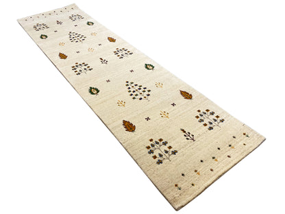 Loom Luri Läufer-Teppich 82x300 cm, diagonal fotografiert: beige mit floralen Mustern.